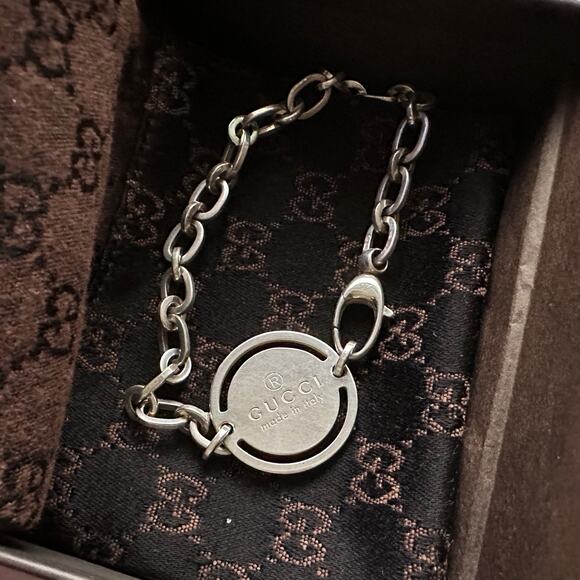 Gucci Circle Disc Plate Bracelet in Box with Dust Bag - Picture 10 of 11